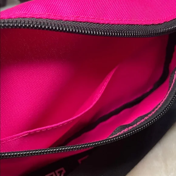 Victoria's Secret Pink Fanny Pack/Belt Purse - Picture 6 of 9